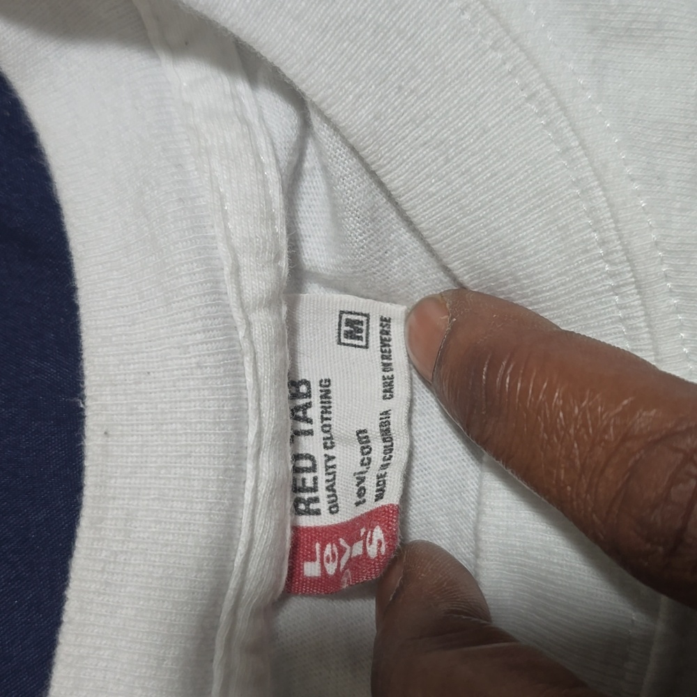 Men Red Tab Levi's white graphic tee size M - Picture 2 of 4